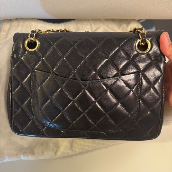 Had to relist buyer remorse-Vintage 1980’s Classic Chanel in good condition - Picture 8 of 9